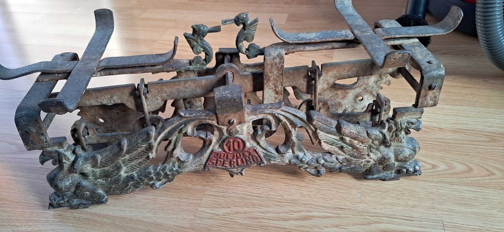 Piękna stara waga szalkowa , stan strychowy, oryginał