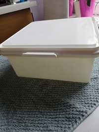 Duży poj  tupperware  wym. 25x25x13