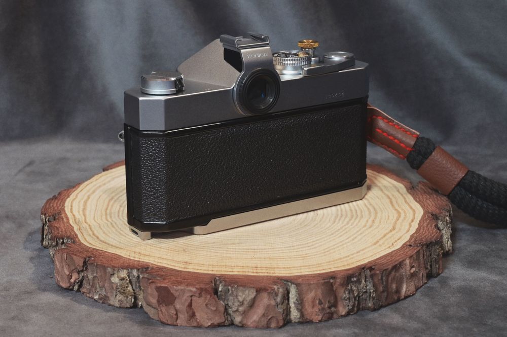 Zestaw analogowy KONICA. Obiektyw HEXANON 28mm