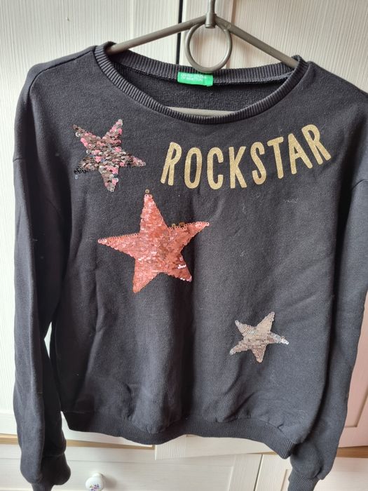 Джемпер черный с принтом Rockstar (Benetton), на девочку  11- 12 лет.