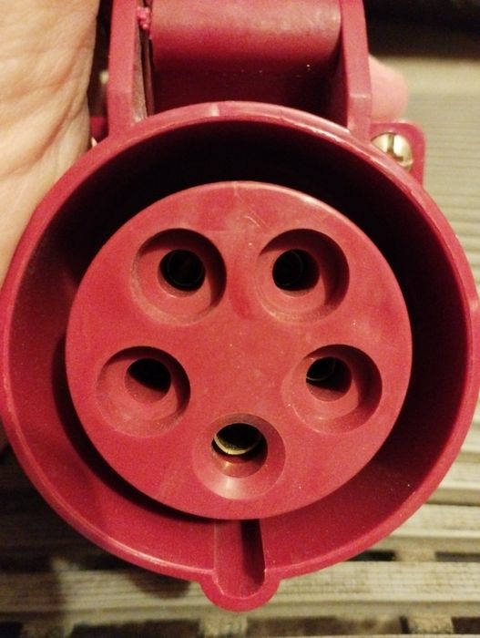 Cabo Trifásico + tomada 5 Condutores