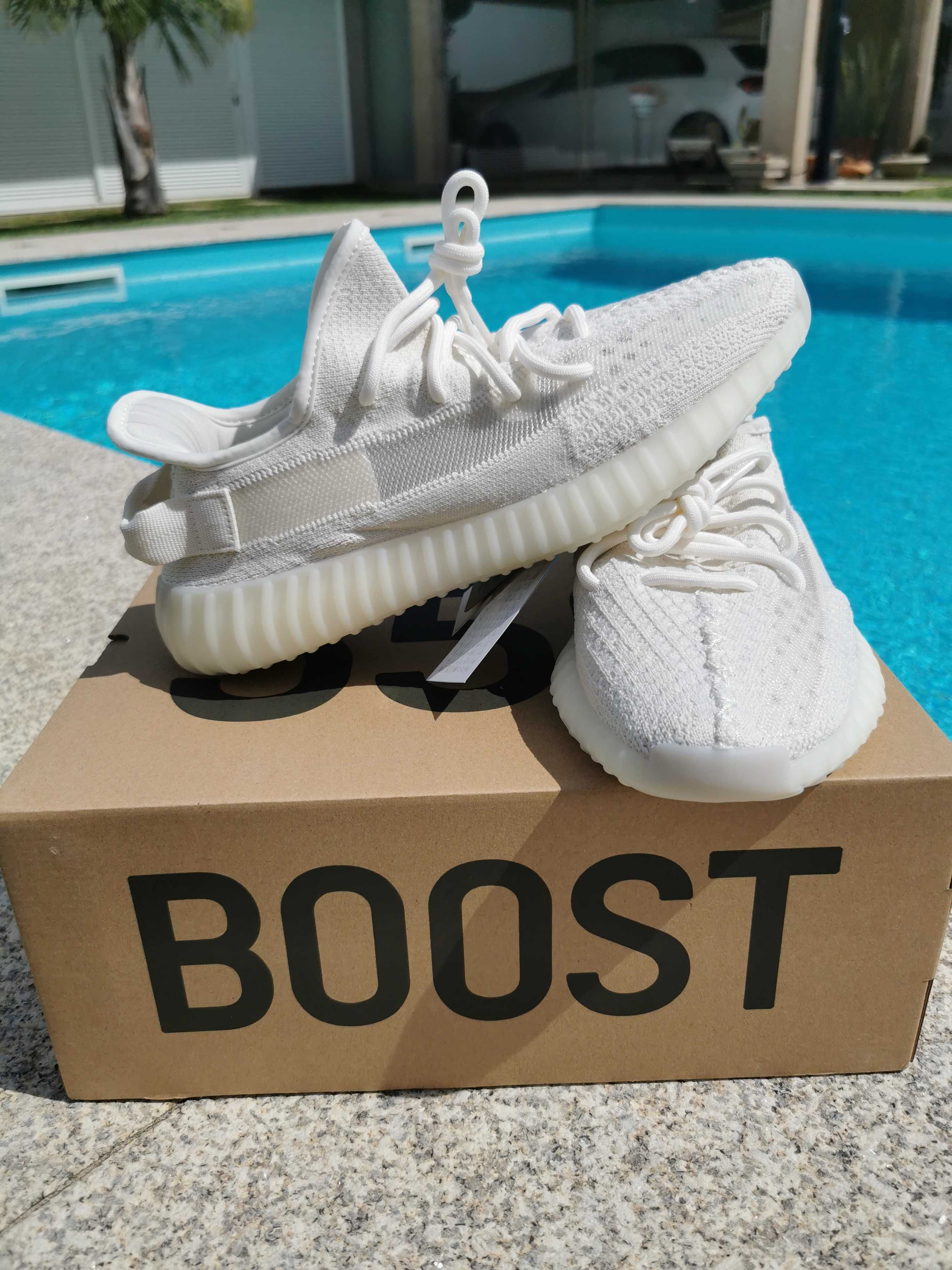 Yeezy Boost 350 v2 Bone 43 1/3