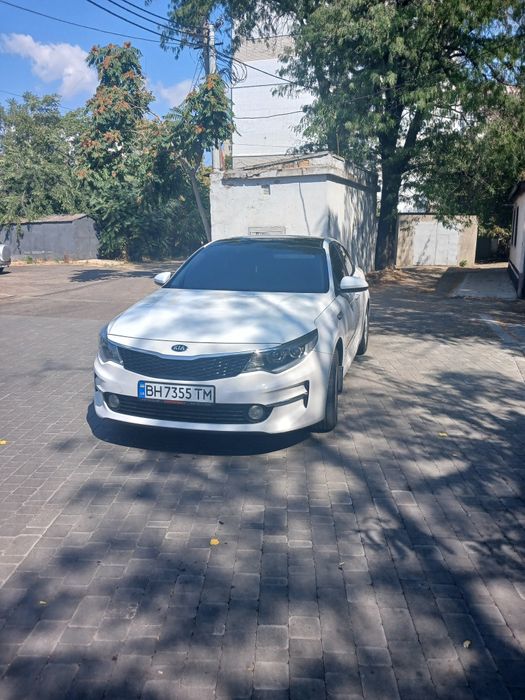 Автомобіль  киа  к5