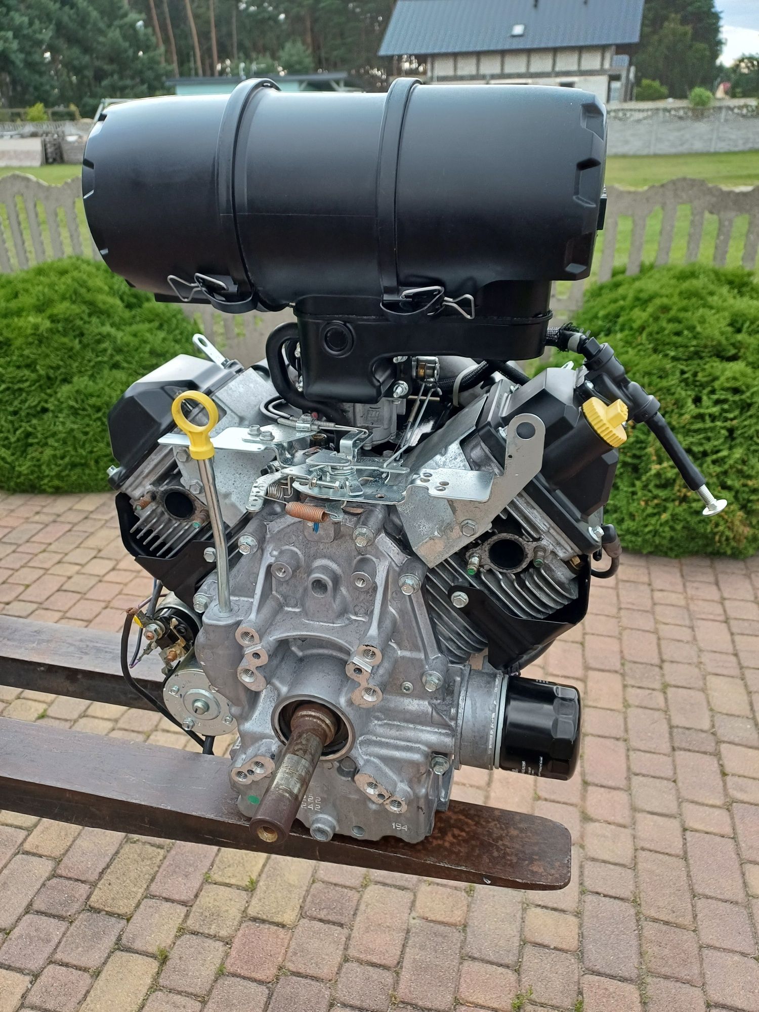 Silnik kohler commnd pro 27 hp 2023 rok poziomy wał