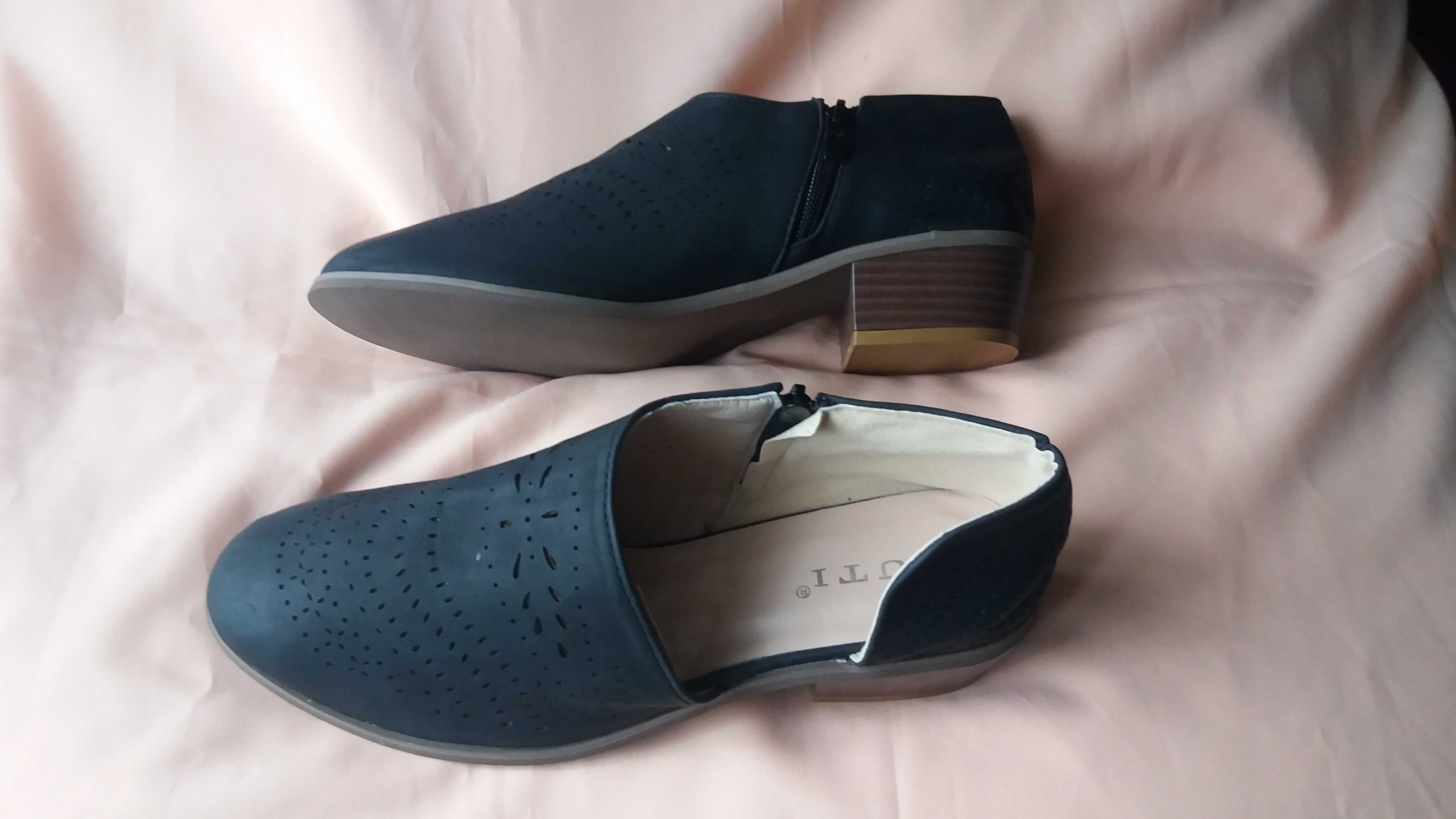 Czarne buty+gratis
