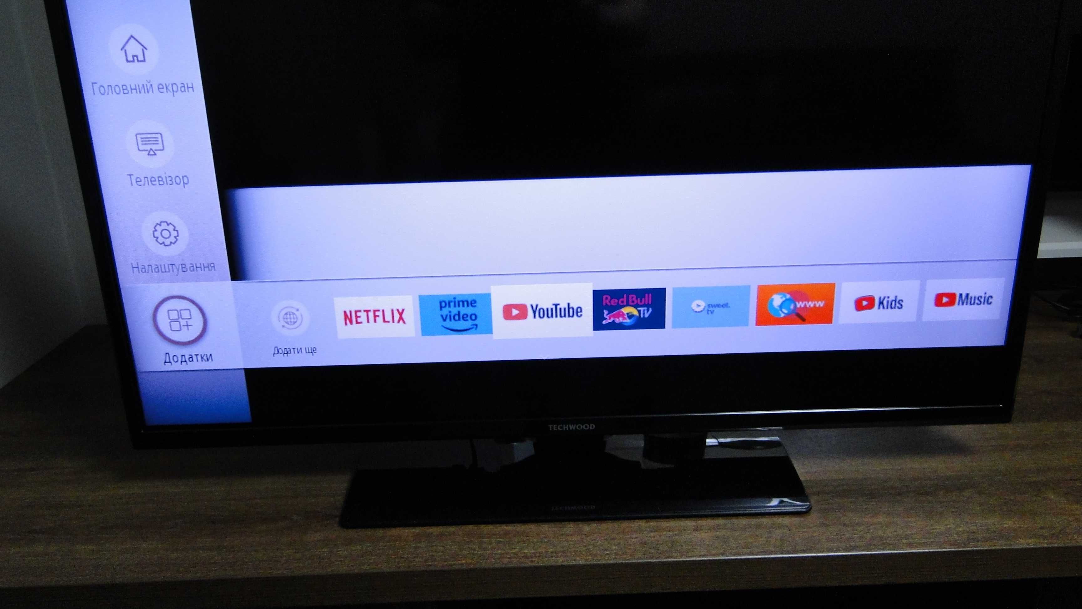 Телевізор Techwood 40'' F40T52C Smart TV WiFi T2 Full HD 600Hz