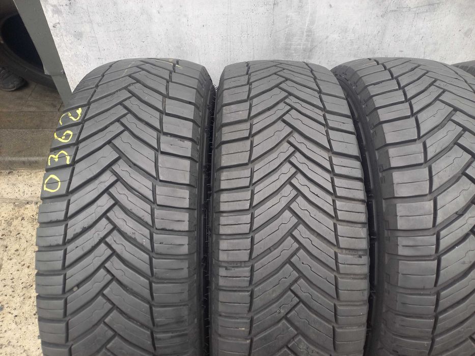 Резина всесезонна Michelin Agilis Cross Climate 225.75.16с