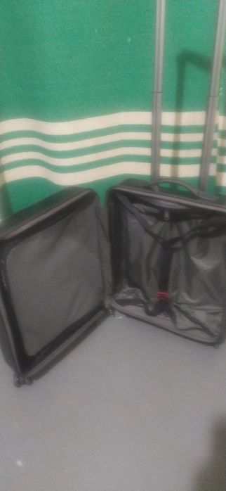 Дорожный чемодан на колесах