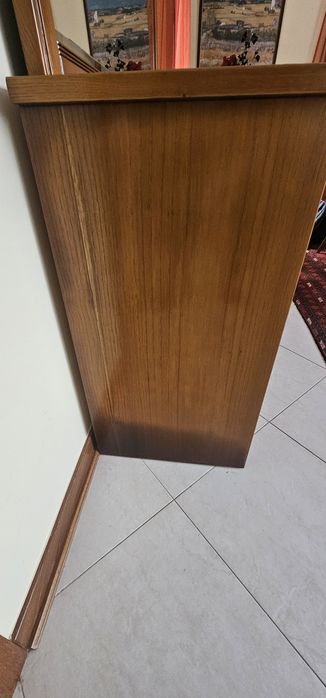 Mobilia sala jantar em madeira castanho