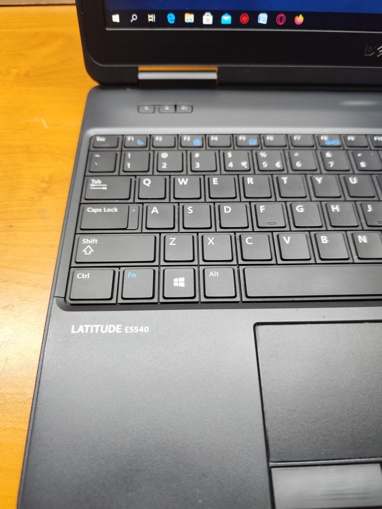 Sprzedam laptop Dell latitude E 5540