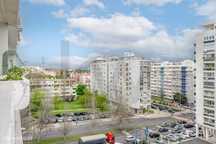 Apartamento de charme com 3 quartos em Alvalade, prédio de excelente c