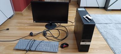 Komputer stacjonarny HP i5, 8 GB, 256 SSD, GF GT730, Monitor 21