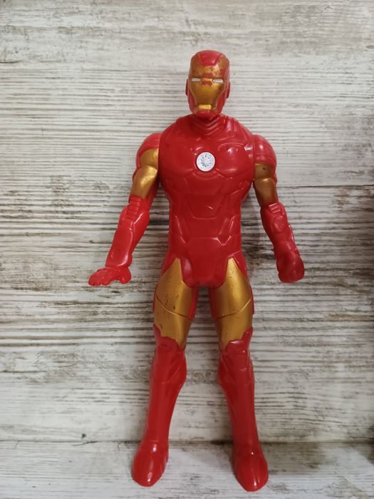 Фігурки героїв Марвел