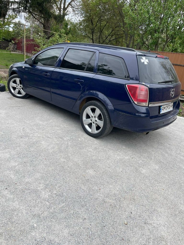 Продам Opel Astra H 1.7 cdi