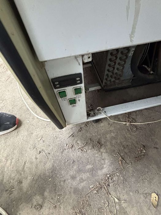 Холодильна вітрина Cold