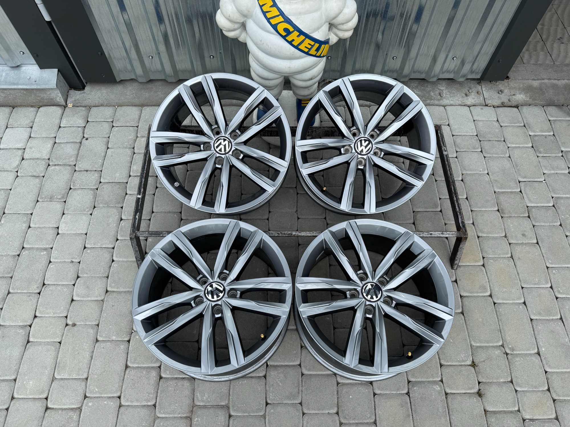 Диски VW R18 5x112 8J ET44 Passat B7 B8 Beetle CC Eos Variant Skoda