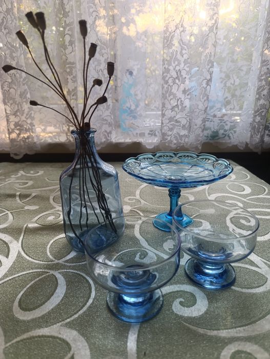 Вінтажний посуд  блакитного кольору