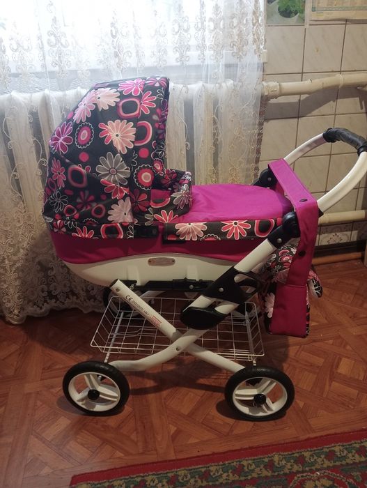Коляска для ляльок