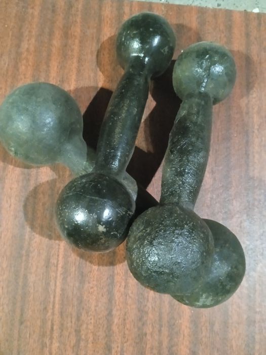 Продам гантели бу1 3кг