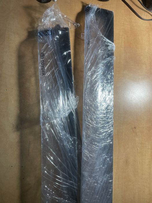 Продам ветровики дверей тойота ленд крузер 300 б/у