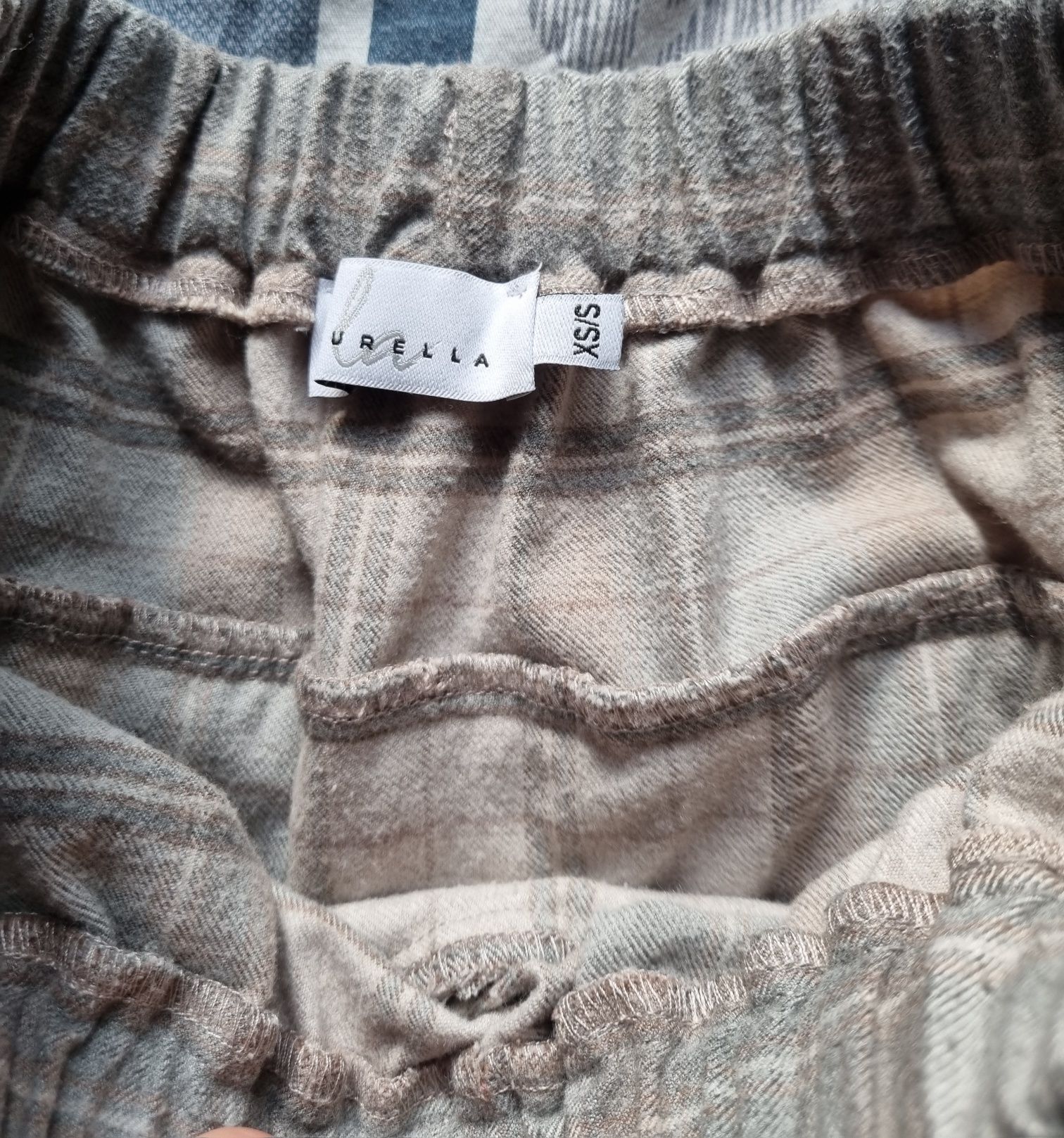 Szarobeżowa spódnica w kratkę Laurella XS/S