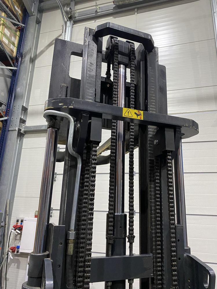 Paleciak elektryczny wózek widłowy Komatsu triplex 2,0t 4,25m