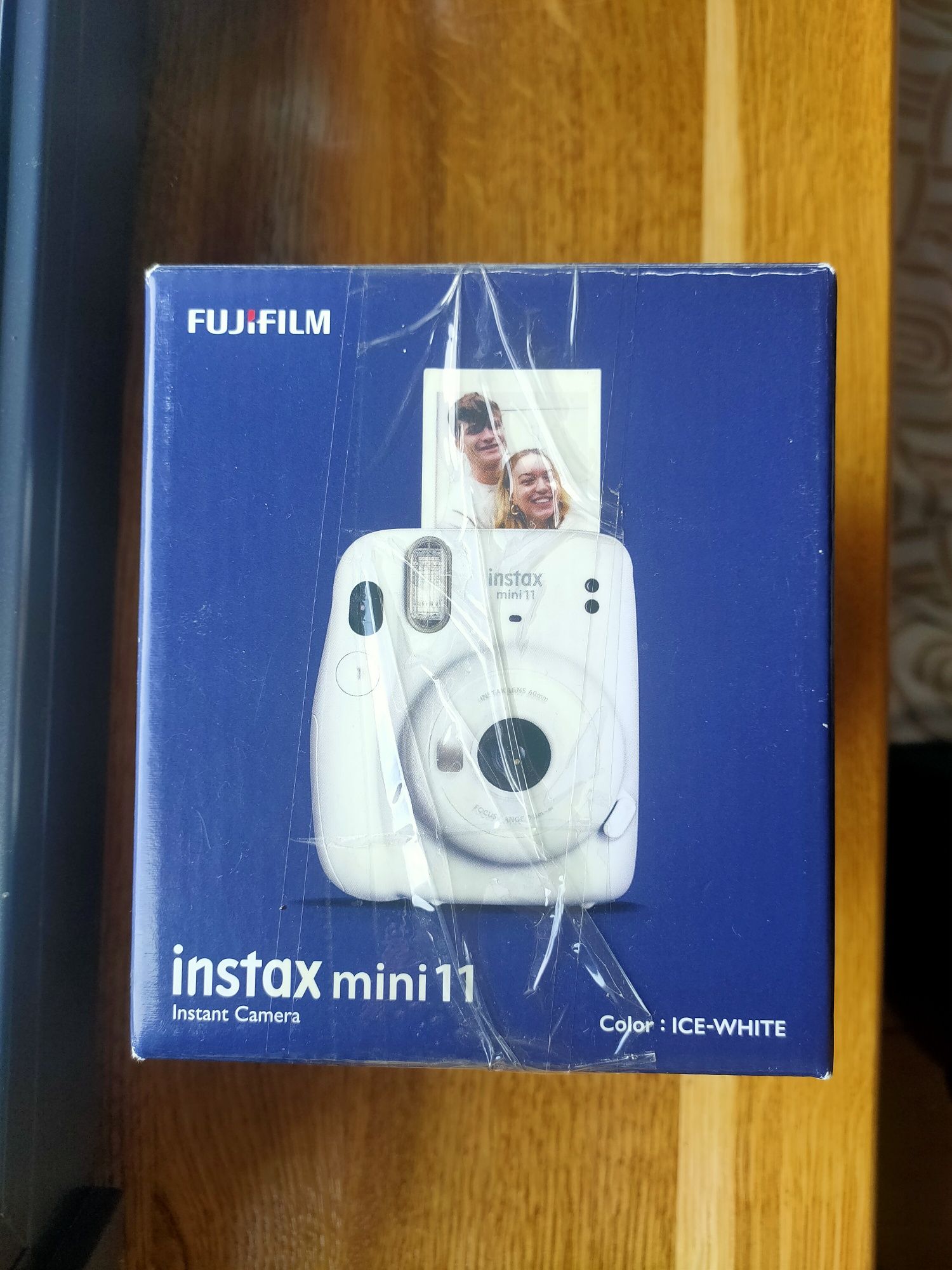 Aparat Instax Mini 11 + dwa zestawy klisz