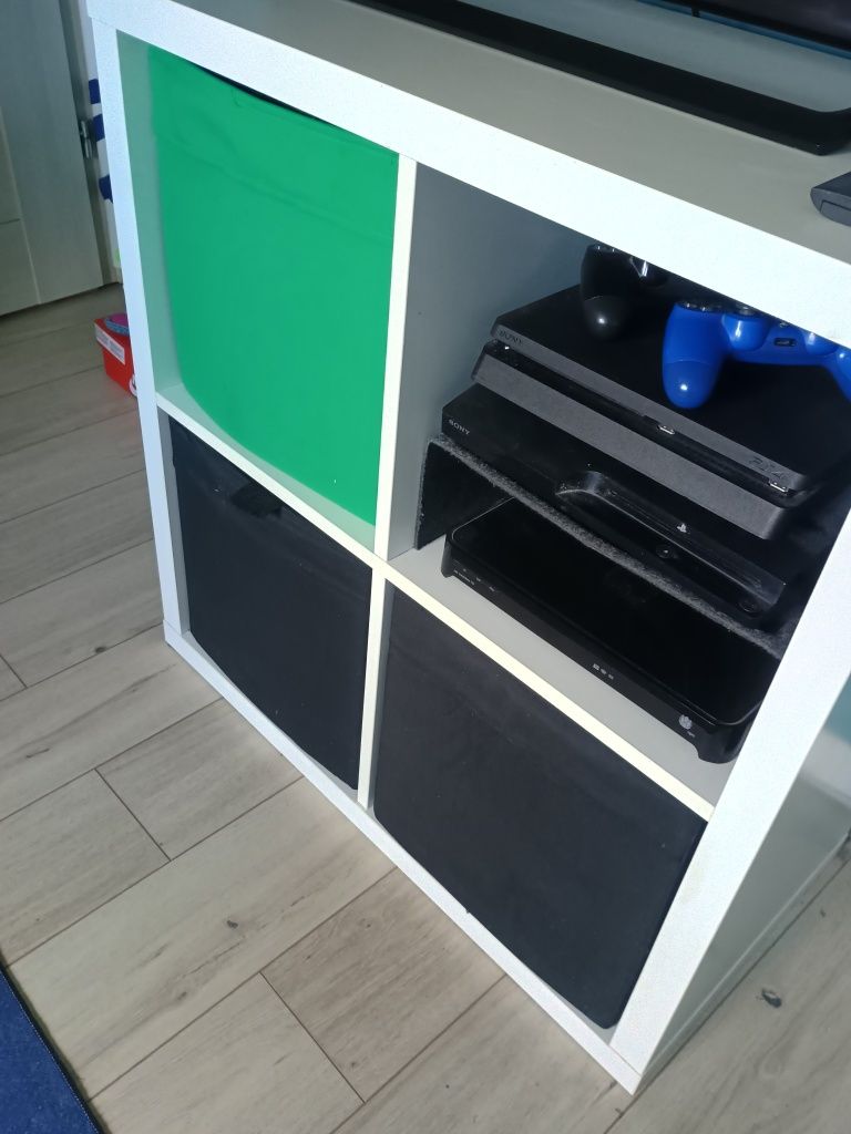 Kallax Ikea regał z dodatkami