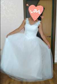 Пишна, нова ,весільна сукня, 46 розмір. 10 розмір