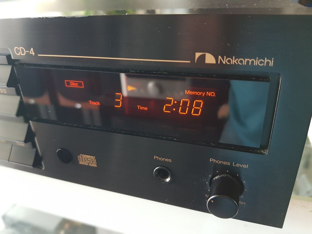 Nakamichi CD-4 c/comando.