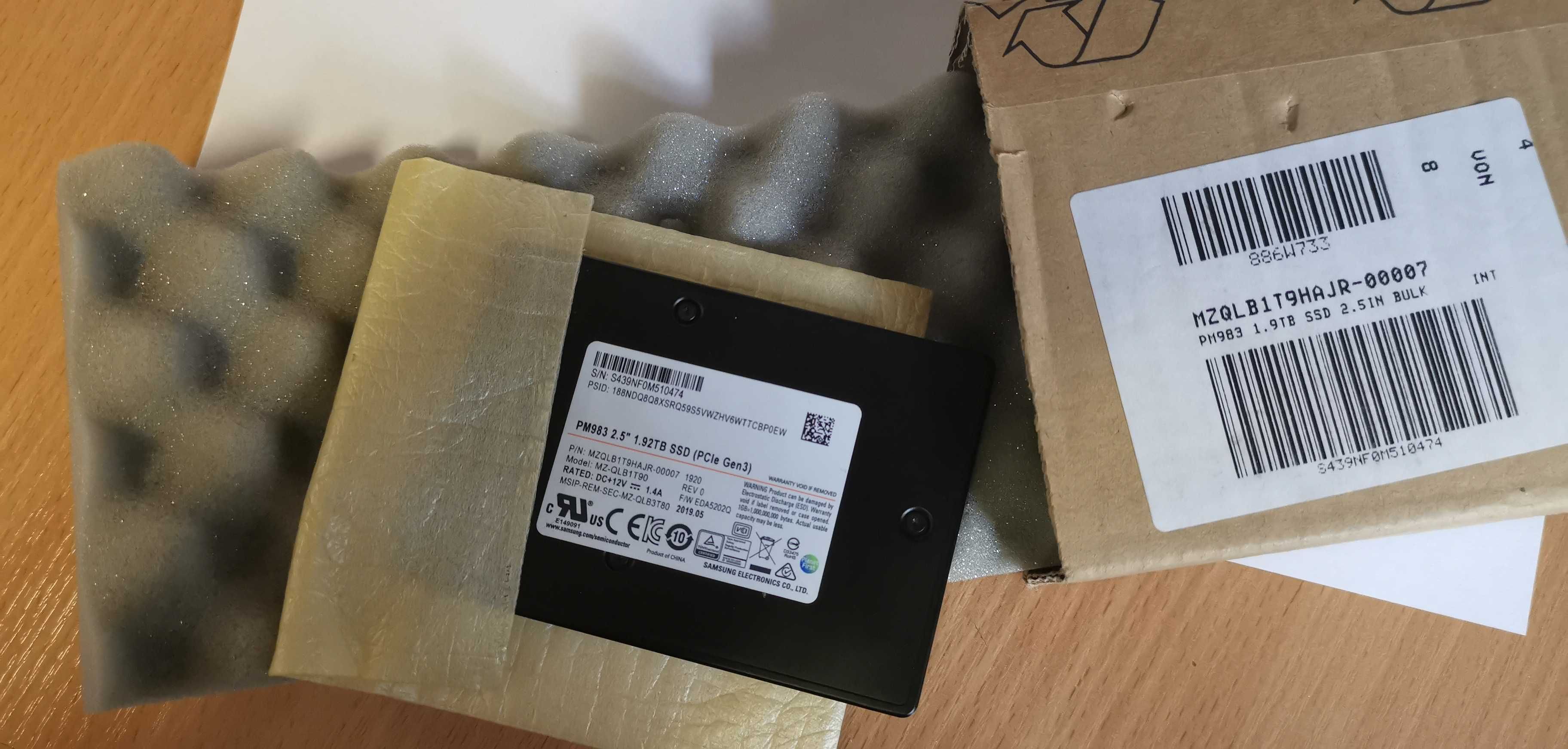 SSD  2 TB Samsung dysk do serwera