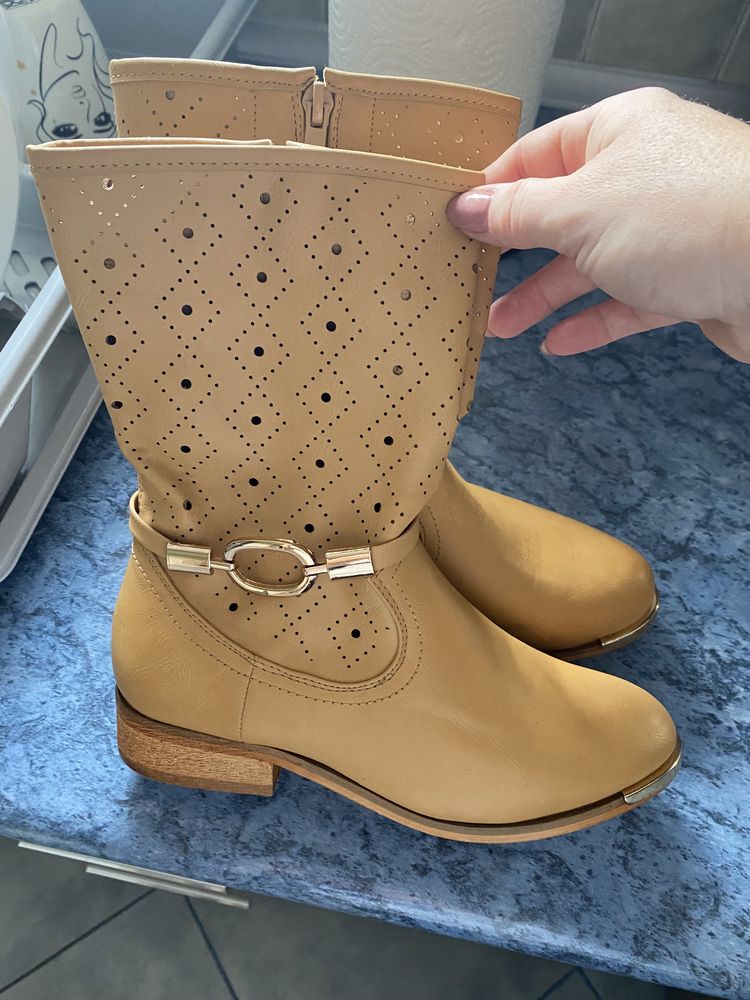 Botki karmelowe rozm.34,nowe