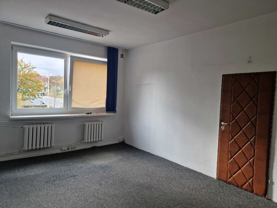 Biuro 58 m2 - Trakt św. Wojciecha 29. Trzy pokoje. 2970 netto.