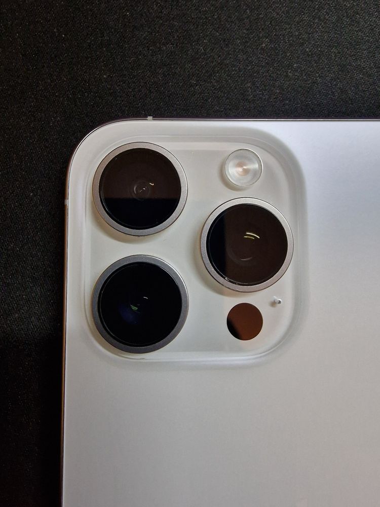 Продам iPhone 15 Pro Max 256 ГБ (со слотом для SIM-карты)