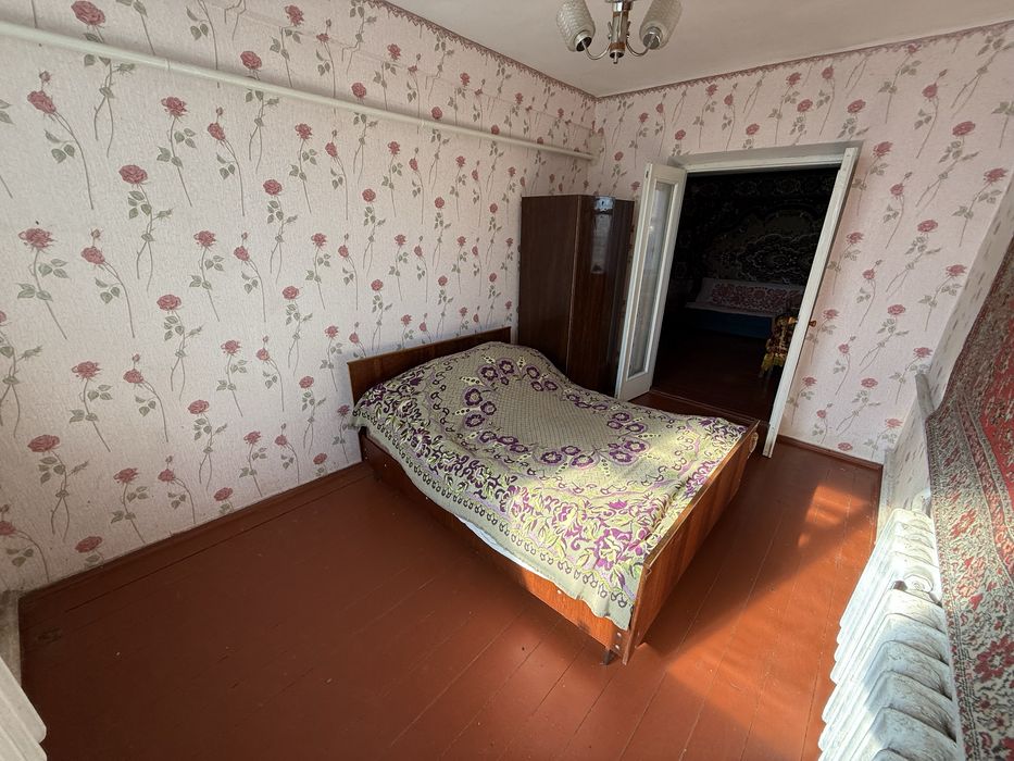 Продаж цегляного півбудинку в р-ні 6 школи