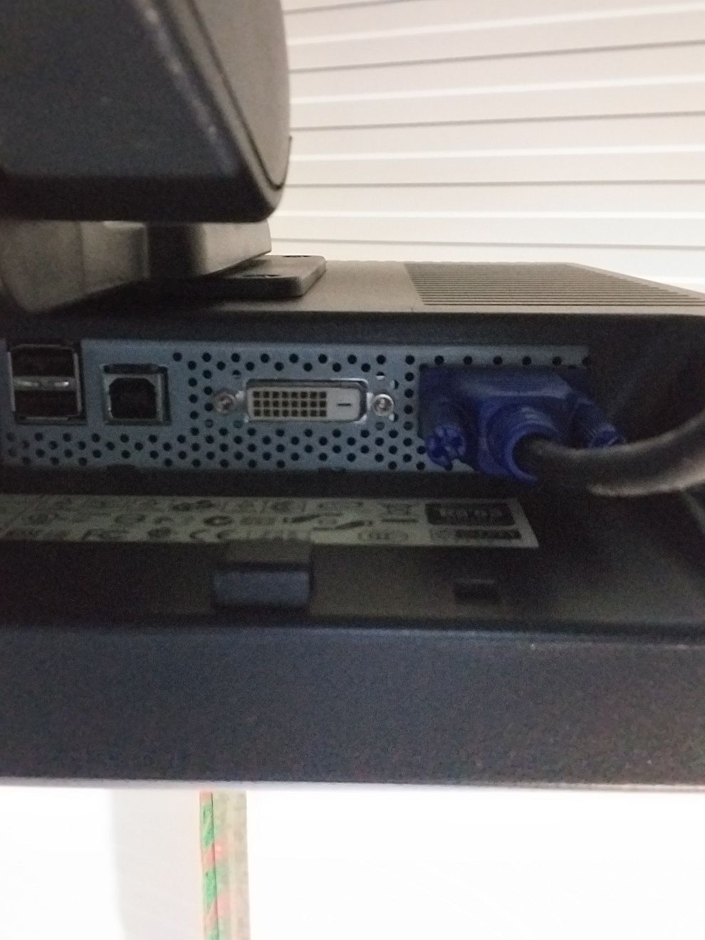 Monitor LCD HP L1740