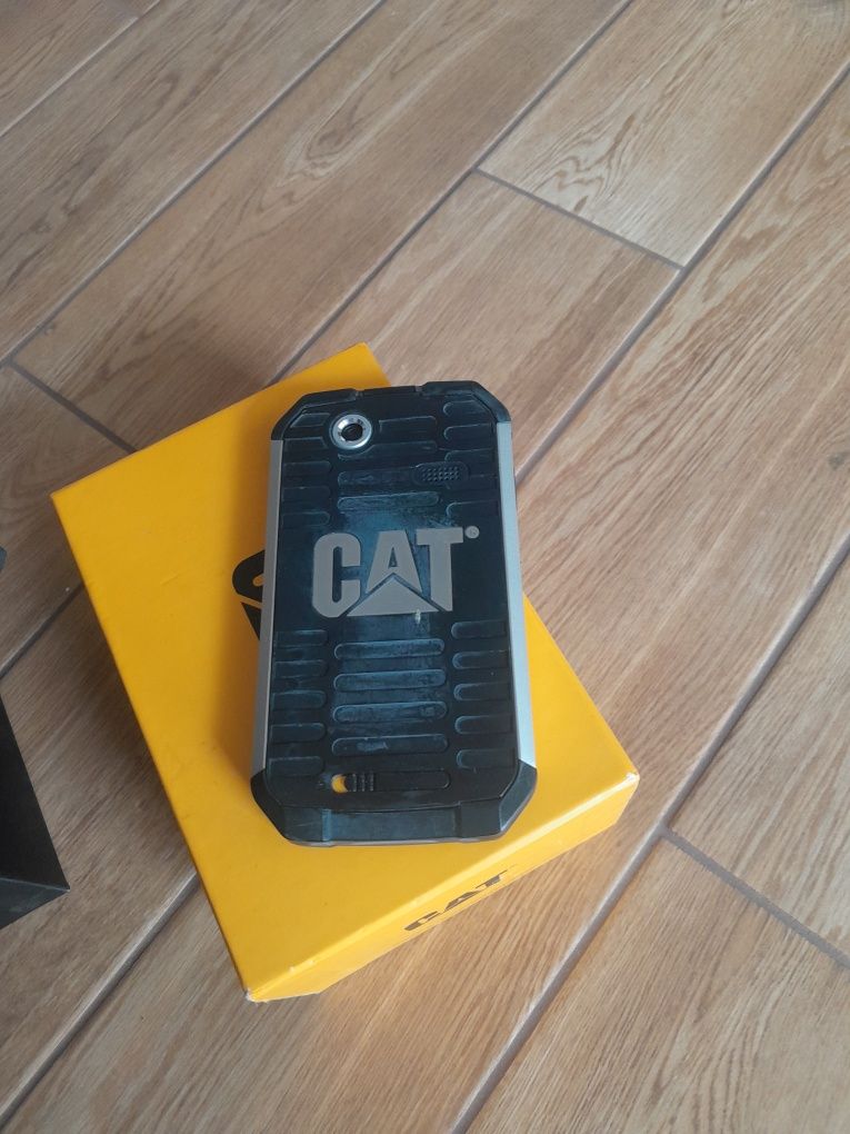 CAT B15 smarthphone +radio