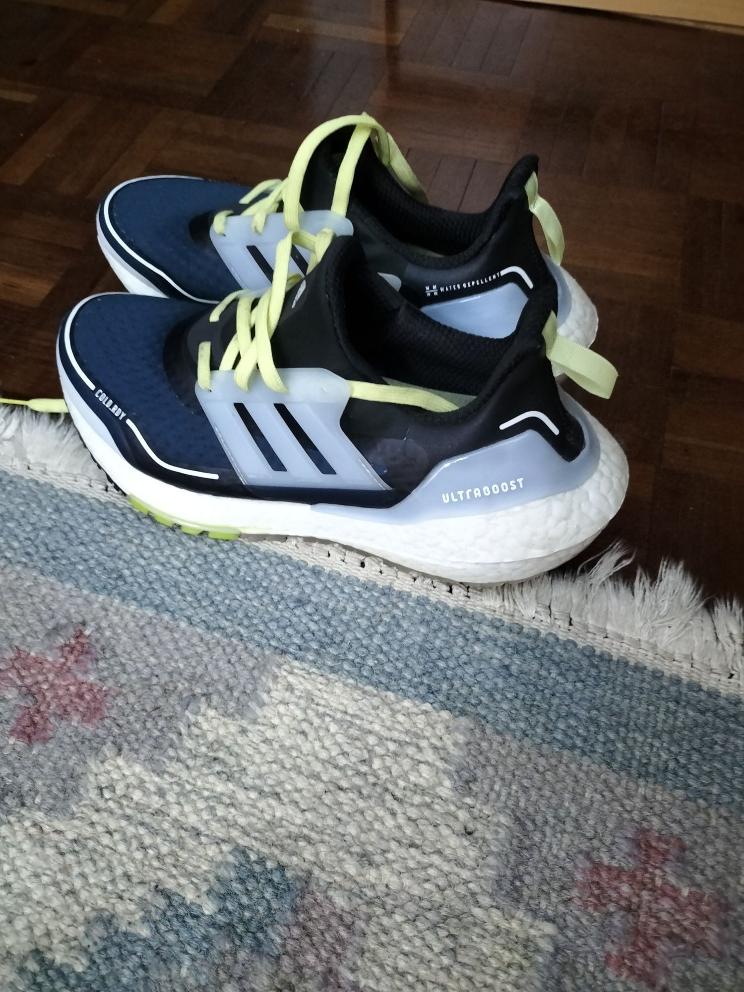 Ten adidas ultrboost número 38 novinhos