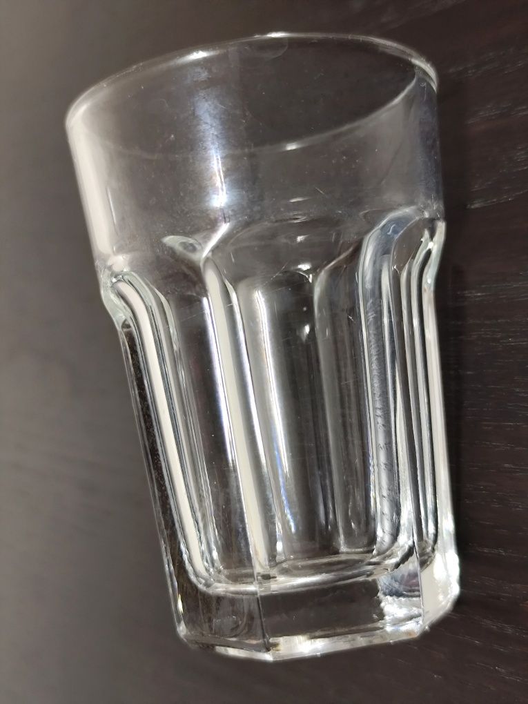 Lote de 4 copos de vidro pequenos (10 cl)