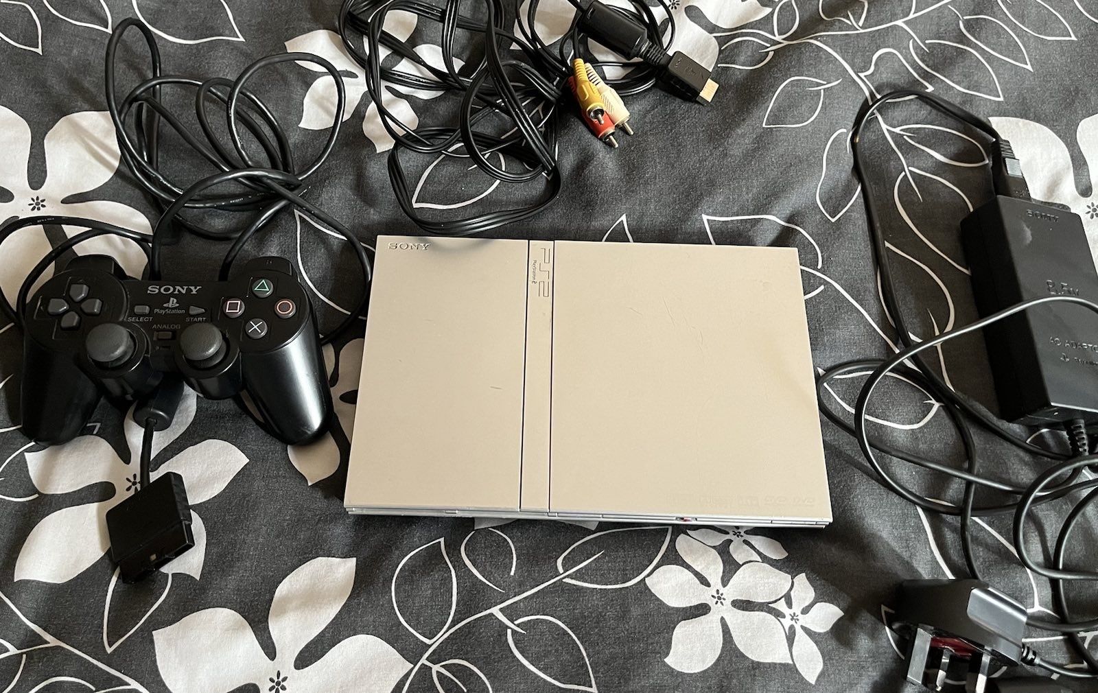 Zestaw konsola PS2 slim + gry PS2