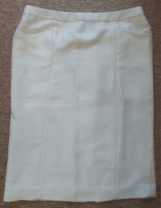 Класична спідниця молочного кольору
