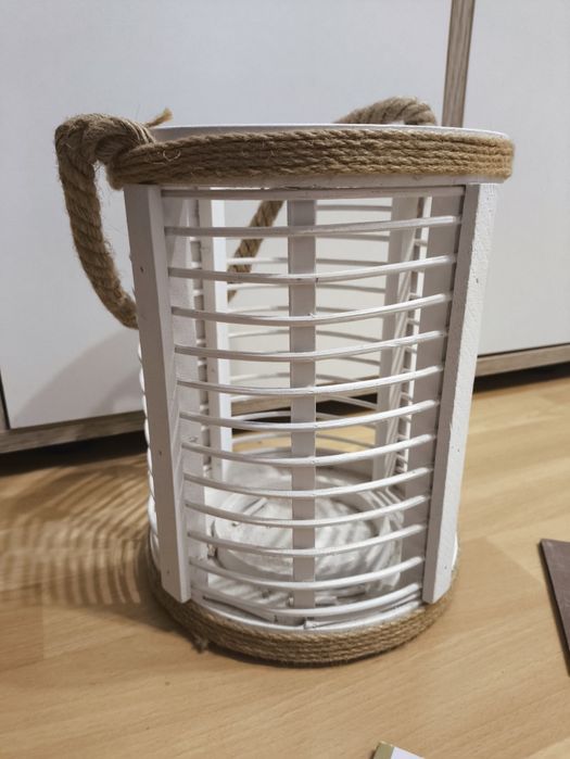 Biały koszyk uniwersalny