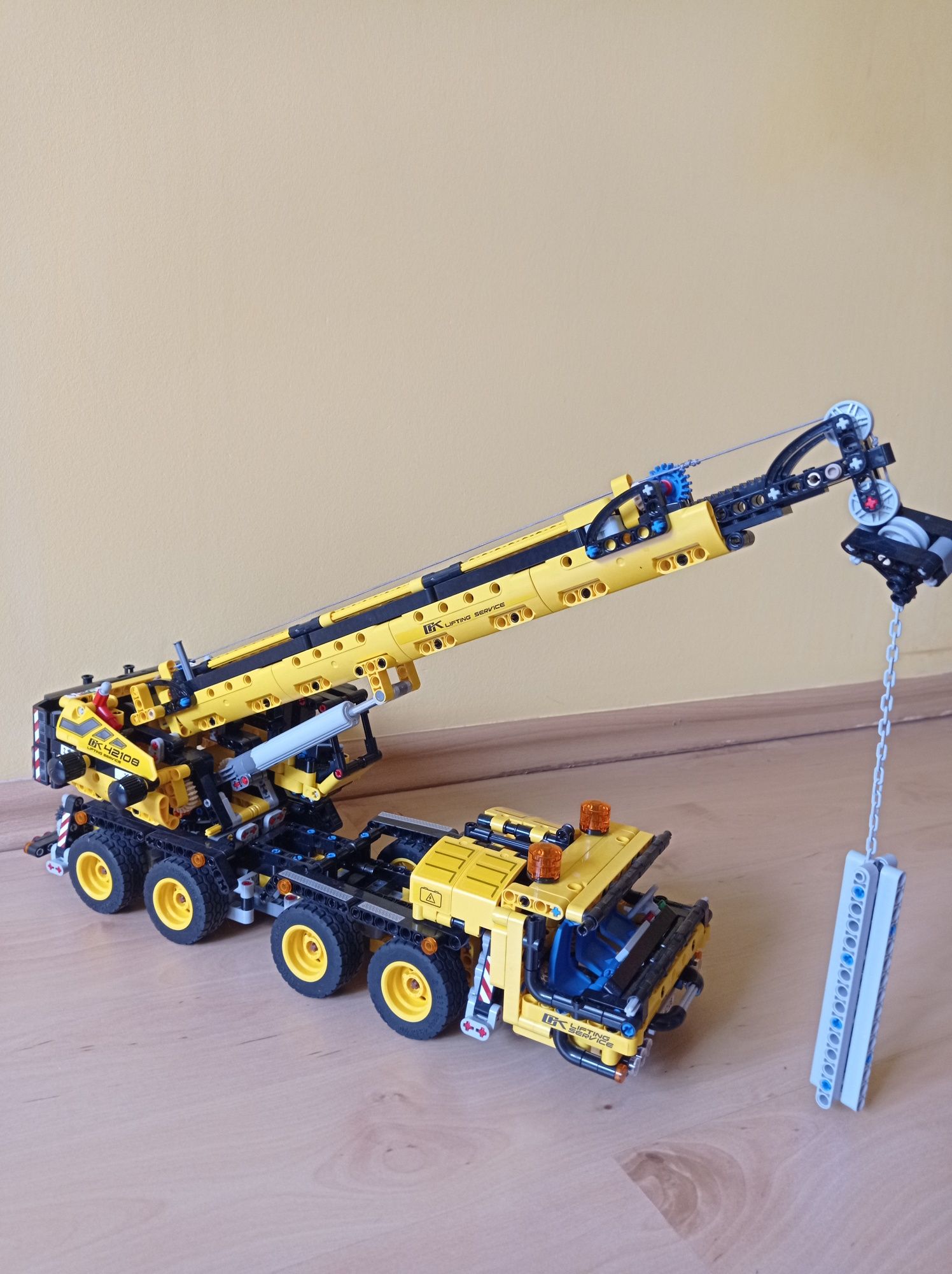 Klocki LEGO Technic 42108 Żuraw samochodowy dźwig