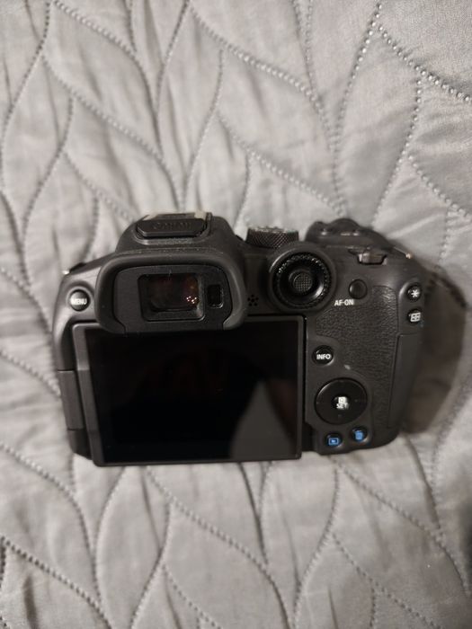 Canon R7 + Objectiva