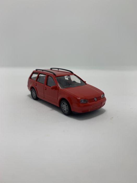 Volkswagen Golf IV da Wiking escala H0 1/87