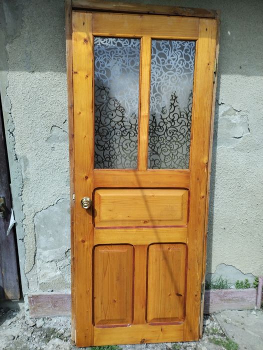 Міжкімнатні двері б/у (дерево)