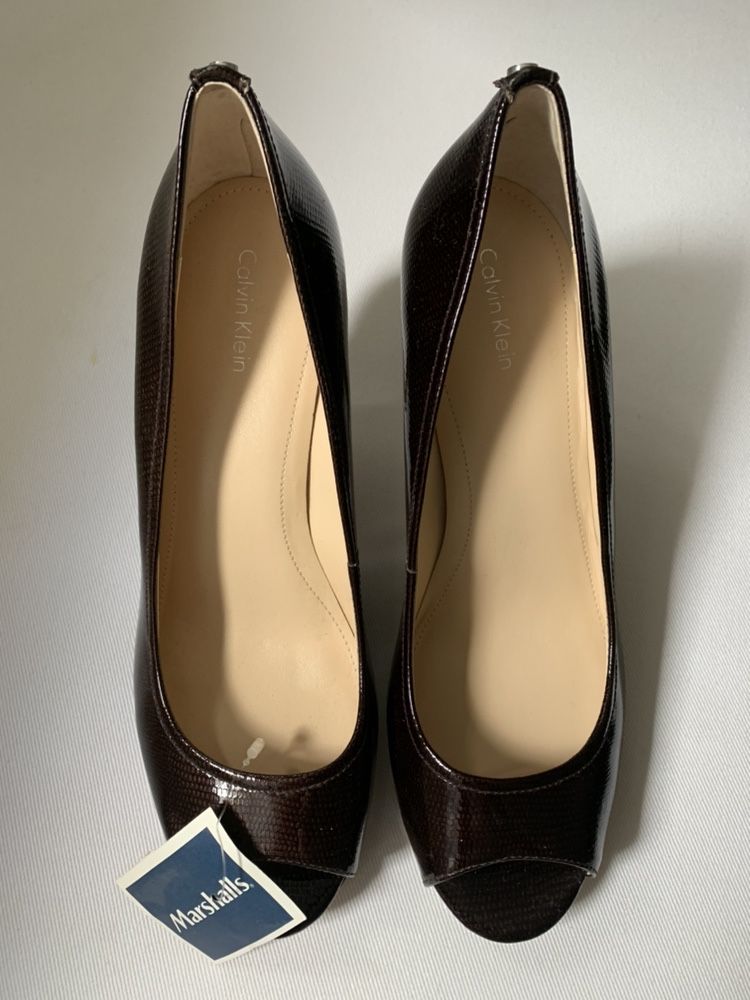 Szpilki lakierki Peep Toe Calvin Klein
