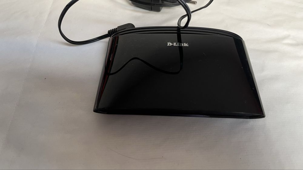 Switch D-Link DES-1005D 5 portas Fast-Ethernet • com fonte original