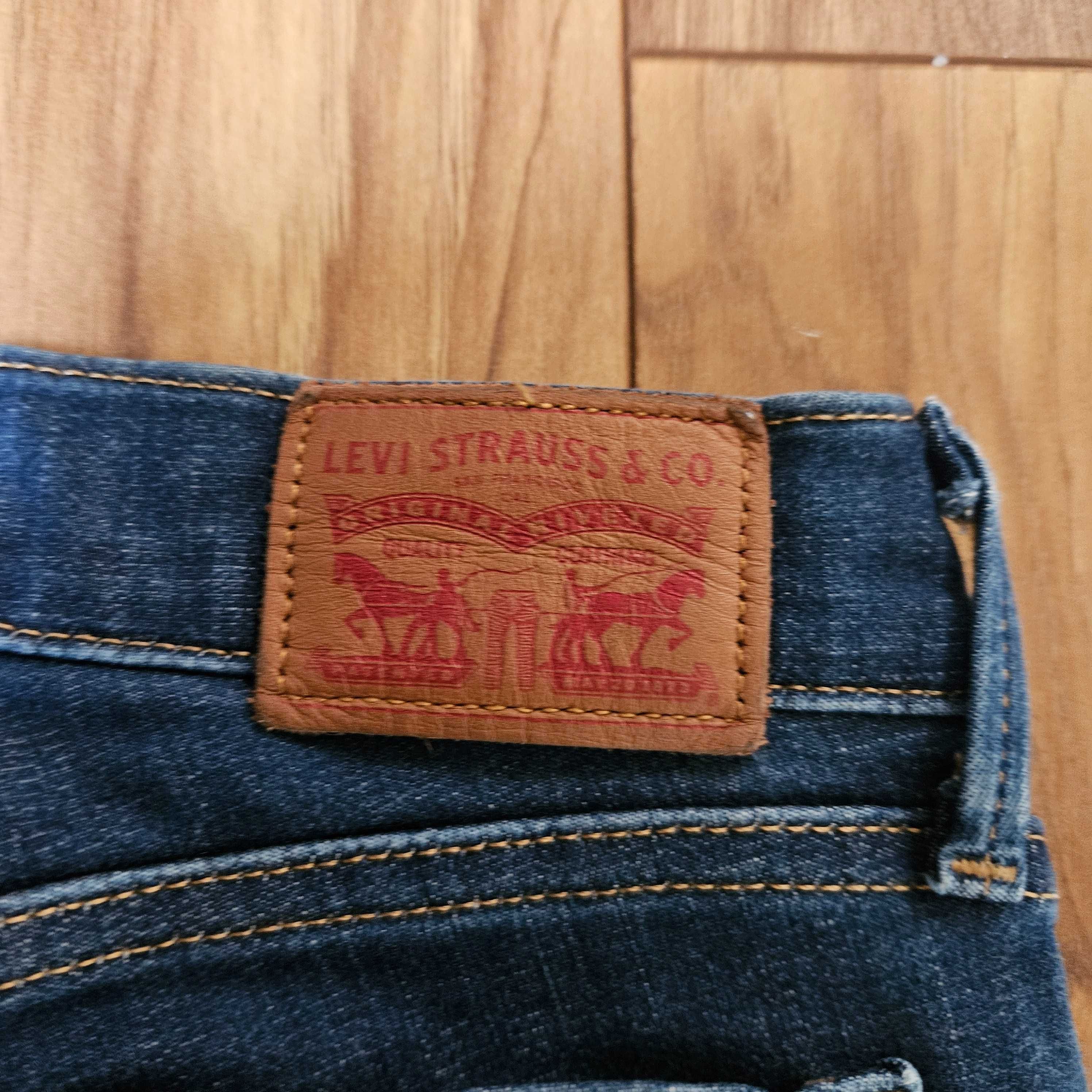 Levi's 710 W25 L32