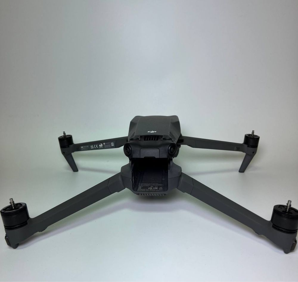 Дрон Dji mavic 3 pro. Тушка з нальотом